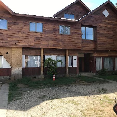 Hostal Entre Araucarias テムコ エクステリア 写真